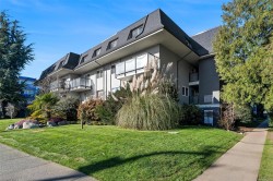 4-840 Craigflower Rd  Esquimalt, BC V9A 2X1