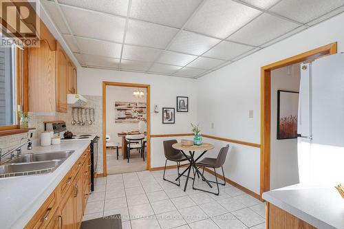 2354 Cliff Road, Mississauga, ON - Indoor Photo Showing Kitchen With Double Sink