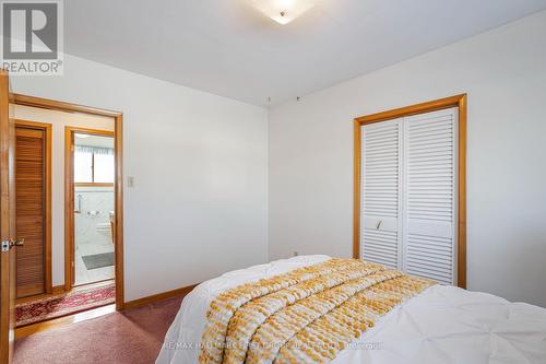 2354 Cliff Road, Mississauga, ON - Indoor Photo Showing Bedroom