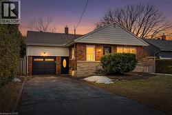 411 PEPPER Drive  Burlington, ON L7R 3E1