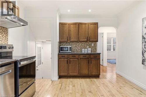 411 Pepper Drive, Burlington, ON - Indoor Photo Showing Kitchen
