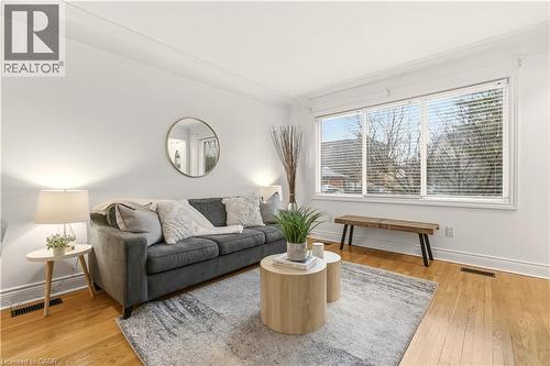 411 Pepper Drive, Burlington, ON - Indoor Photo Showing Living Room
