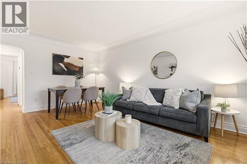 411 Pepper Drive, Burlington, ON - Indoor Photo Showing Living Room