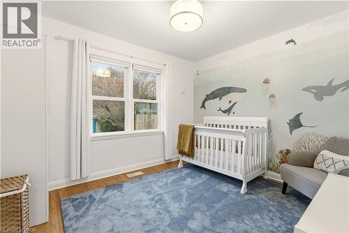 411 Pepper Drive, Burlington, ON - Indoor Photo Showing Bedroom