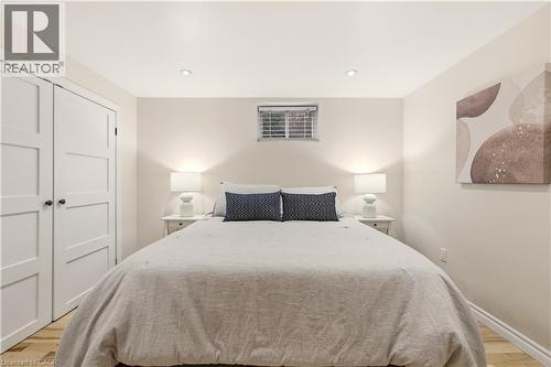 411 Pepper Drive, Burlington, ON - Indoor Photo Showing Bedroom