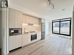 806 - 86 DUNDAS STREET E  Mississauga, ON L5A 1W4