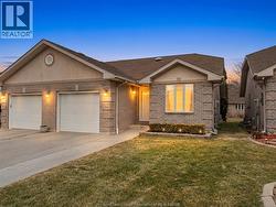 1942 Castleton AVENUE  Windsor, ON N8P 1P6