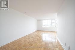 604 - 165 COSBURN AVENUE  Toronto, ON M4J 2L3