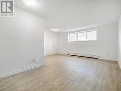 102 - 165 COLBORNE AVENUE  Richmond Hill, ON L4C 2K2