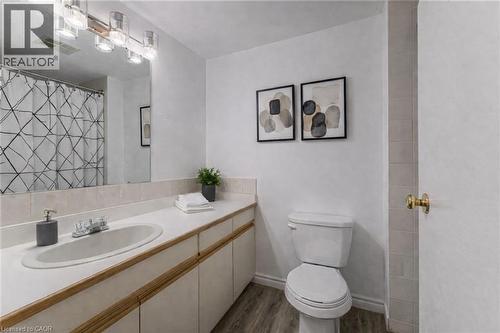 24 Marilyn Drive Unit# 101, Guelph, ON - Indoor Photo Showing Bathroom