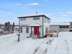 121 Rue Champêtre  Waterville, QC J0B 3H0