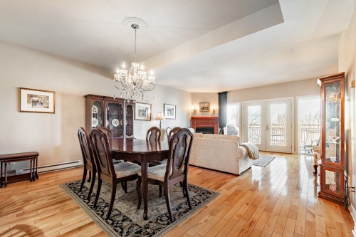Vue d'ensemble - 202-1592 Av. Bourgogne, Chambly, QC - Indoor Photo Showing Dining Room