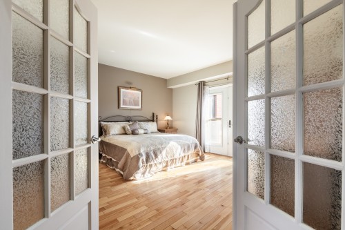 Chambre à coucher principale - 202-1592 Av. Bourgogne, Chambly, QC - Indoor Photo Showing Bedroom