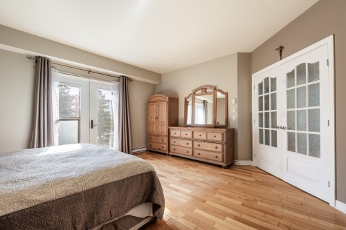 Chambre à coucher principale - 202-1592 Av. Bourgogne, Chambly, QC - Indoor Photo Showing Bedroom