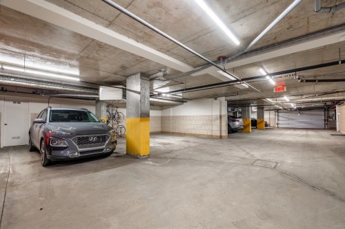 Garage - 202-1592 Av. Bourgogne, Chambly, QC - Indoor Photo Showing Garage
