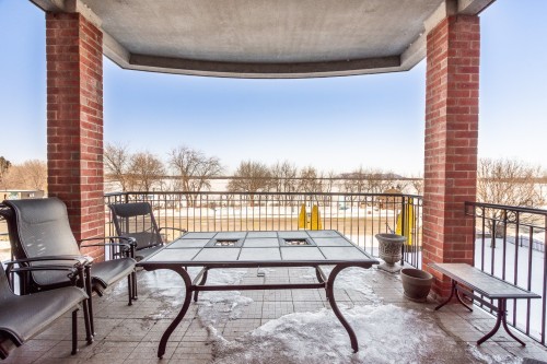 Vue sur l'eau - 202-1592 Av. Bourgogne, Chambly, QC - Outdoor With Deck Patio Veranda With Exterior