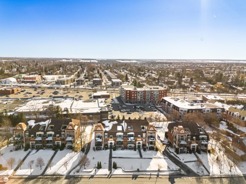 Façade - 202-1592 Av. Bourgogne, Chambly, QC - Outdoor With View