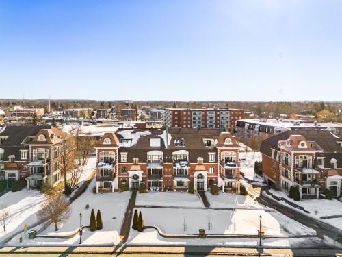Façade - 202-1592 Av. Bourgogne, Chambly, QC - Outdoor With View