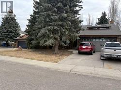51 Tudor  S  Lethbridge, AB T1K 5B9