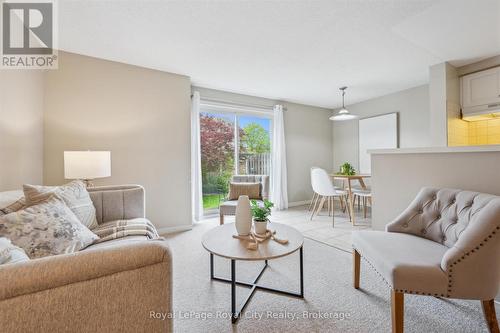 2 - 66 Rodgers Road, Guelph (Kortright West), ON - Indoor Photo Showing Living Room