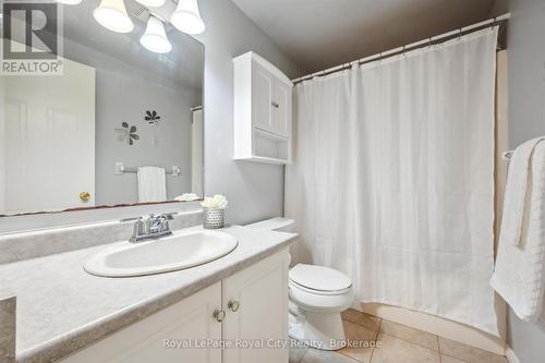 2 - 66 Rodgers Road, Guelph (Kortright West), ON - Indoor Photo Showing Bathroom