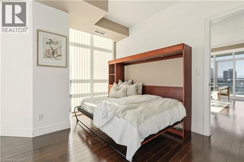 360 Pearl Street Unit# 804, Burlington, ON - Indoor Photo Showing Bedroom