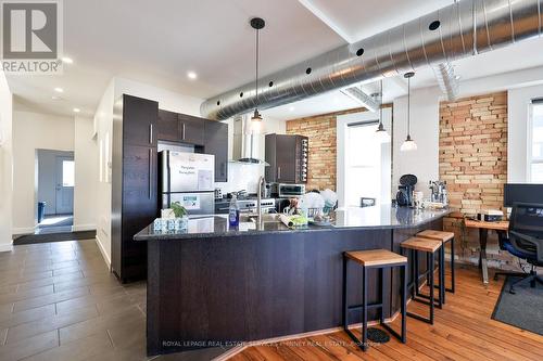 2 Queen Street E, Cambridge, ON 