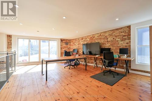 2 Queen Street E, Cambridge, ON 