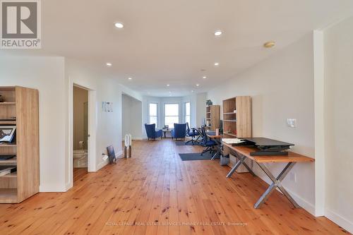 2 Queen Street E, Cambridge, ON 