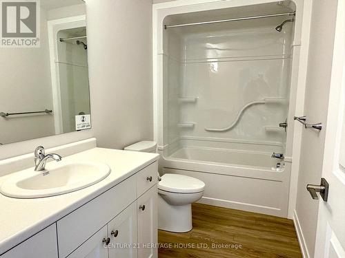 Upstairs bath - 115 Styles Drive, St. Thomas, ON - Indoor Photo Showing Bathroom