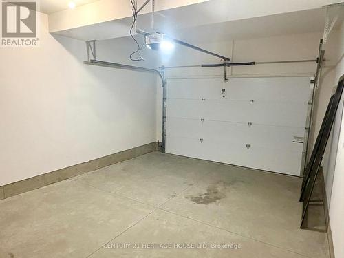 115 Styles Drive, St. Thomas, ON - Indoor Photo Showing Garage