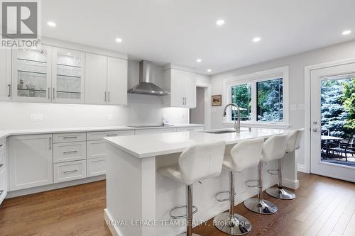 1939 Wembley Avenue, Ottawa, ON - Indoor Photo Showing Kitchen With Upgraded Kitchen