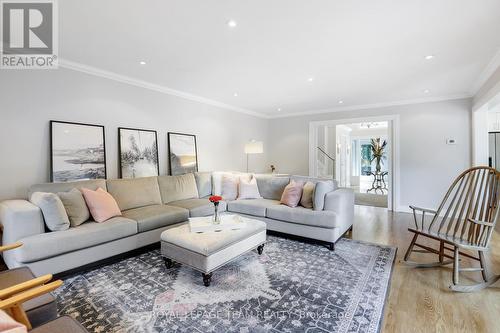 1939 Wembley Avenue, Ottawa, ON - Indoor Photo Showing Living Room