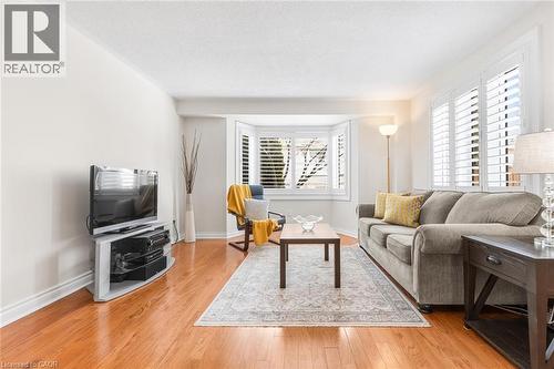 5480 Glen Erin Drive Unit# 94, Mississauga, ON - Indoor Photo Showing Living Room