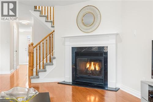 5480 Glen Erin Drive Unit# 94, Mississauga, ON - Indoor Photo Showing Living Room With Fireplace