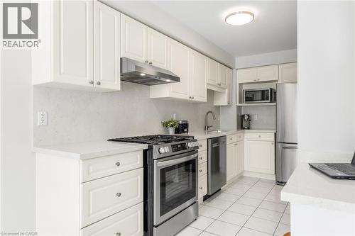 5480 Glen Erin Drive Unit# 94, Mississauga, ON - Indoor Photo Showing Kitchen With Stainless Steel Kitchen With Upgraded Kitchen