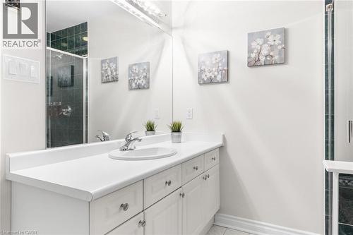 5480 Glen Erin Drive Unit# 94, Mississauga, ON - Indoor Photo Showing Bathroom