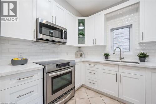 162 Esson Street, Waterloo, ON - Indoor Photo Showing Kitchen With Upgraded Kitchen