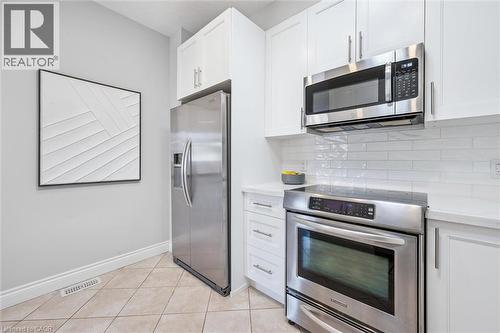 162 Esson Street, Waterloo, ON - Indoor Photo Showing Kitchen