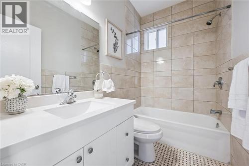 162 Esson Street, Waterloo, ON - Indoor Photo Showing Bathroom