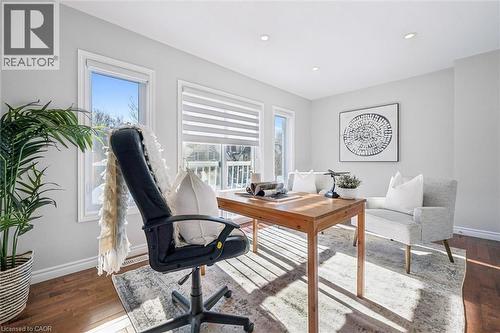 162 Esson Street, Waterloo, ON - Indoor Photo Showing Living Room