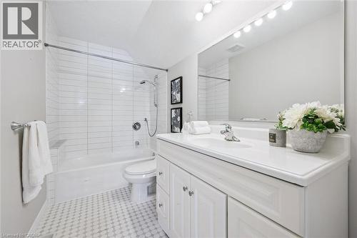 162 Esson Street, Waterloo, ON - Indoor Photo Showing Bathroom