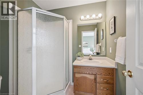 656 Inglis Falls Place, Waterloo, ON - Indoor Photo Showing Bathroom