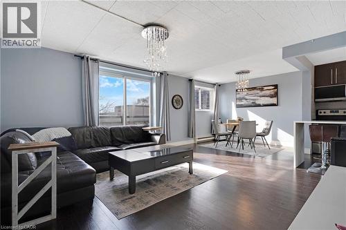 6 Walton Avenue Unit# 310, Kitchener, ON - Indoor Photo Showing Living Room