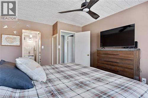 6 Walton Avenue Unit# 310, Kitchener, ON - Indoor Photo Showing Bedroom