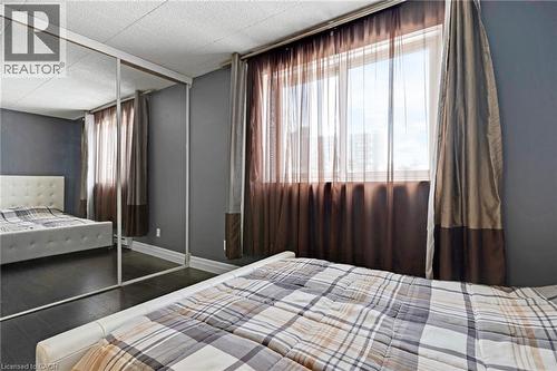 6 Walton Avenue Unit# 310, Kitchener, ON - Indoor Photo Showing Bedroom