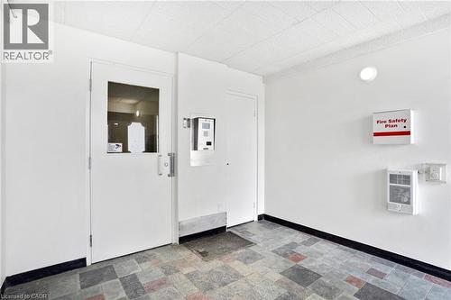 6 Walton Avenue Unit# 310, Kitchener, ON - Indoor Photo Showing Other Room