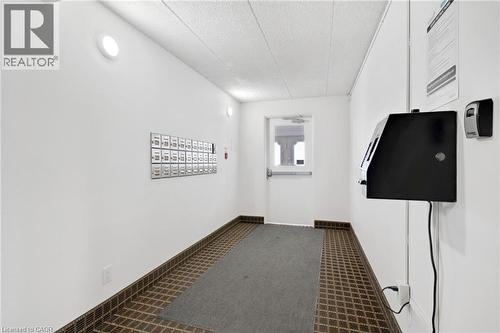 6 Walton Avenue Unit# 310, Kitchener, ON - Indoor Photo Showing Other Room