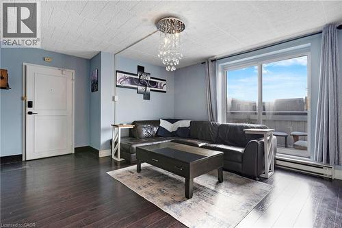 6 Walton Avenue Unit# 310, Kitchener, ON - Indoor Photo Showing Living Room