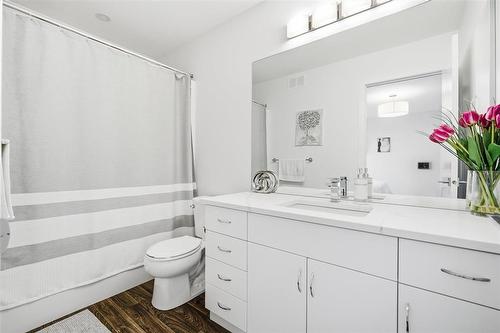 119 Berry Hill Road, Winnipeg, MB - Indoor Photo Showing Bathroom